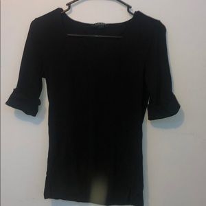 black half sleeve tee